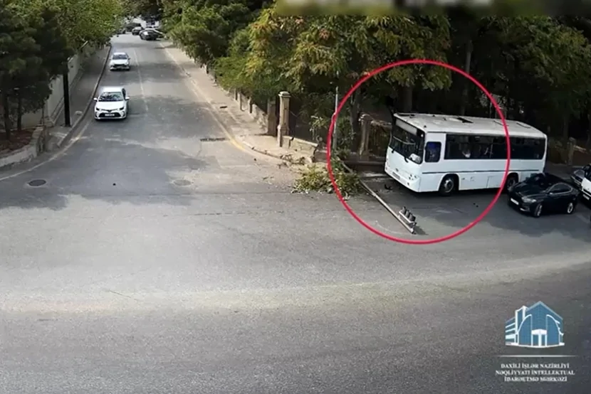 Paytaxtda avtobus işıqforu AŞIRDI