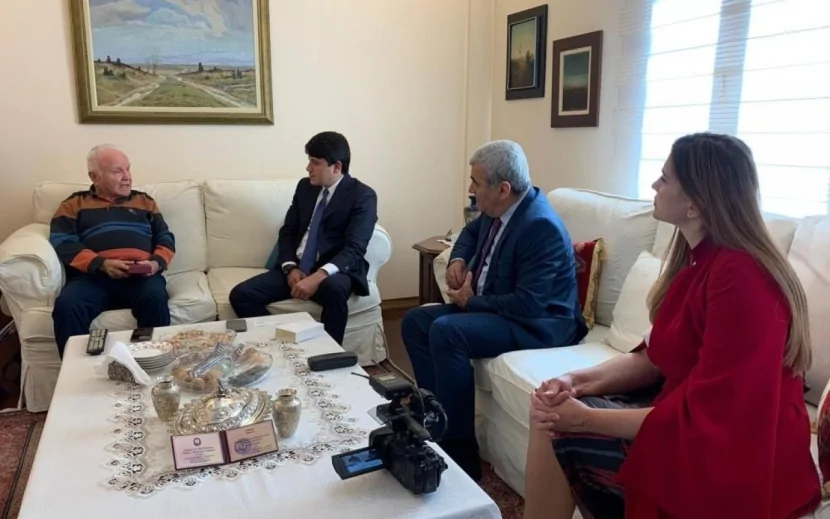 Dünya şöhrətli plastik cərrah vəfat etdi - FOTOLAR