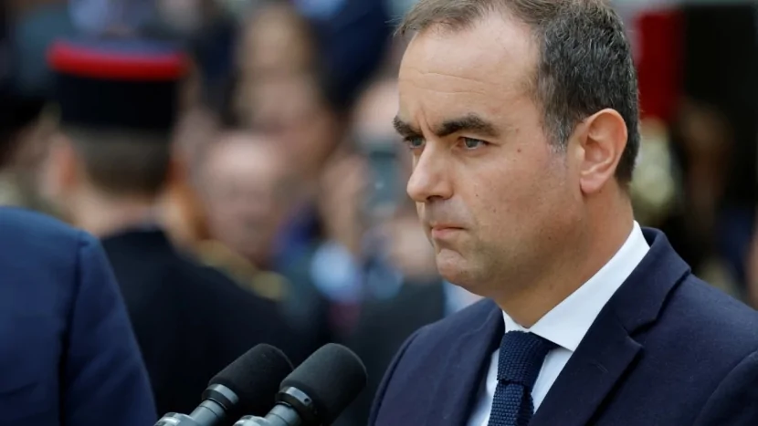 Fransanın yeni baş naziri vəzifəsinin icrasına başlayıb