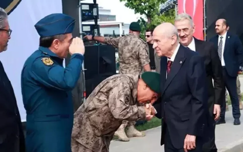 Baxçalının əlini öpdü, yüksək vəzifəyə təyin olundu