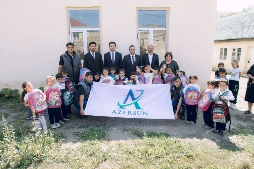 “Azərsun Holdinq” ucqar kənddə yaşayan məktəblilərə dəstək olub