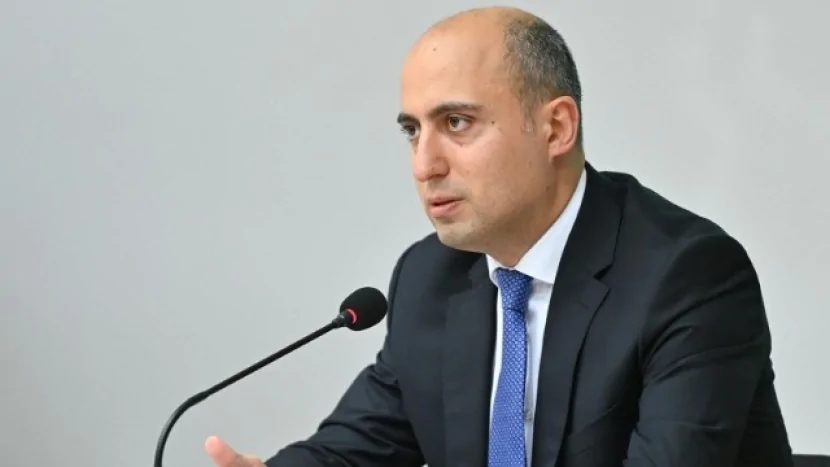 \"Biologiya dərsliklərimiz beynəlxalq standartlara uyğun deyil\" - Nazir
