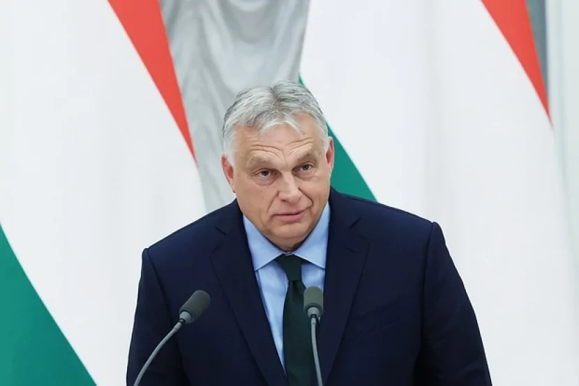 Orban: “Fon der Leyenin Brüsseli tərk etmə vaxtı çatıb”