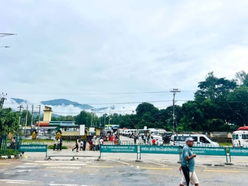 Nepalda komendant saatı ləğv edildi