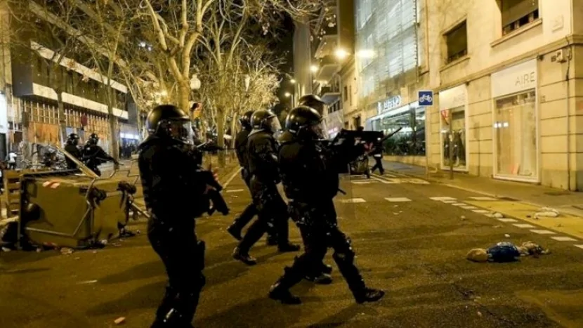 Madriddə polis etirazçılara belə CAVAB VERDİ