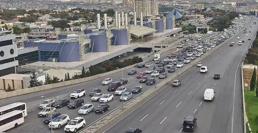 İlk dərs günündə Bakı yollarında VƏZİYYƏT AÇIQLANDI