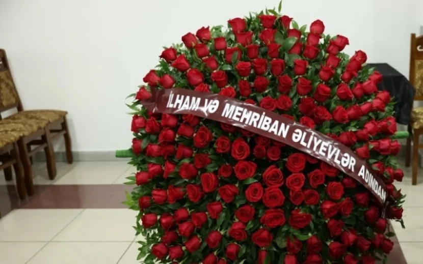 Prezident və birinci xanım vida mərasiminə əklil göndəriblər