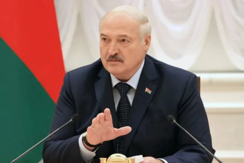 Lukaşenko: Rusiya və Belarus nüvə silahlarının işə salınmasını sınaqdan keçirir