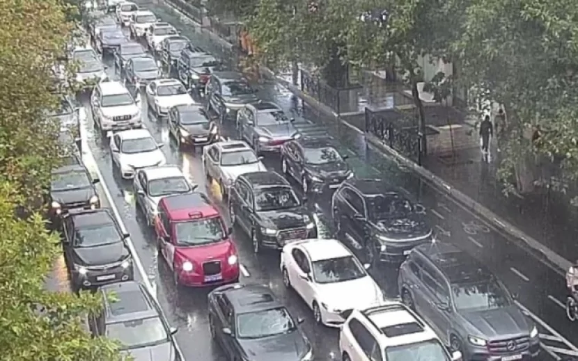 Hazırda tıxac olan yollar - SİYAHI