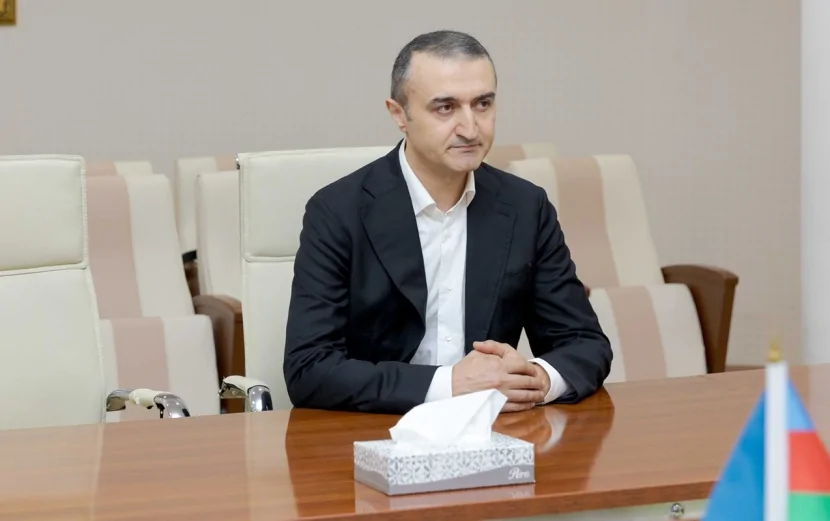 Həkim kimi adı siyahıda olmayan Dilqəm Məhərrəmov bu yola əl atdı