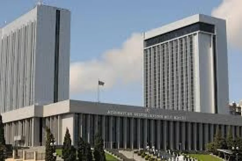 Milli Məclisdə ingilis dili dərslikləri ilə bağlı dinləmələr keçiriləcək