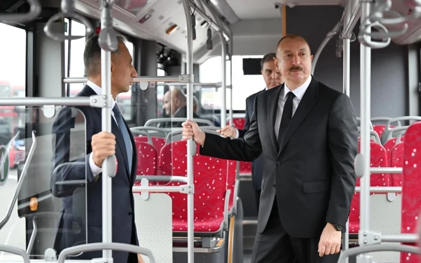 İlham Əliyev \"BakuBus\"un Gəncə Avtoparkının açılışında - FOTOLAR