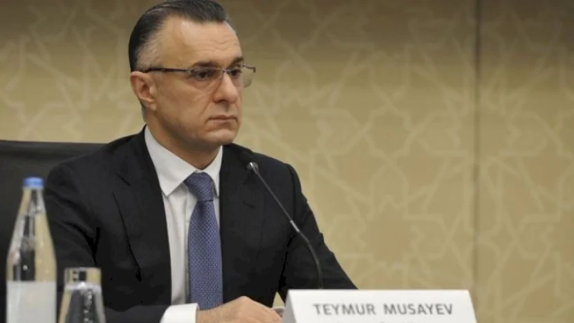 Mənfi rəy VERİLDİ: Nazir yola salınır