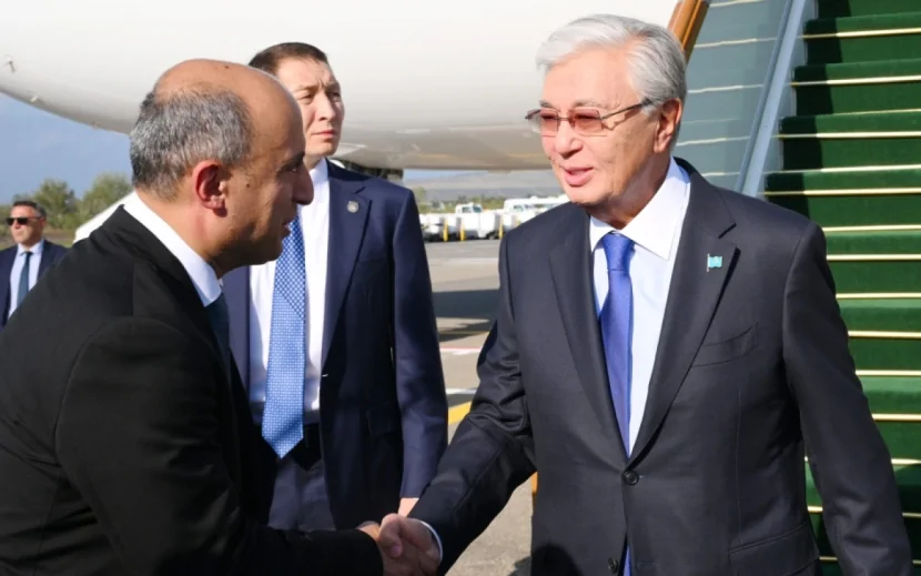 Tokayev Azərbaycana səfərə gəlib - FOTO