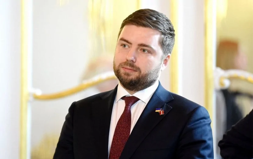 Zelenski Ukraynanın Latviyadakı səfirini vəzifəsindən azad edib