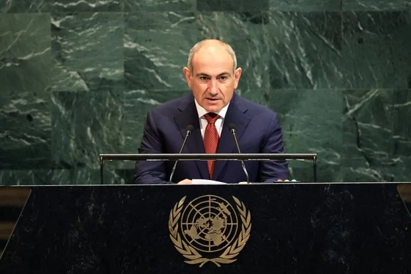 Paşinyan yeni respublikanın yaradıldığını elan etdi