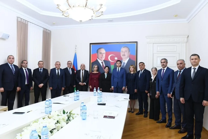 PA nümayəndəsi İctimai Şuranın üzvləri ilə görüşüb
