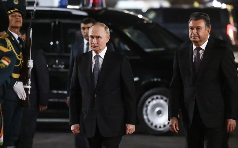 Putin Tacikistandadır 