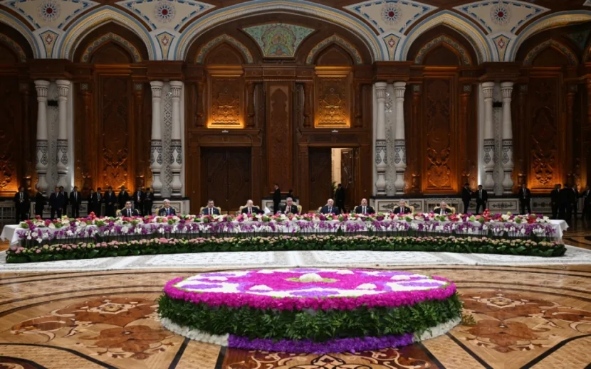 İlham Əliyev MDB liderlərinin şərəfinə təşkil olunan rəsmi qəbulda - FOTO