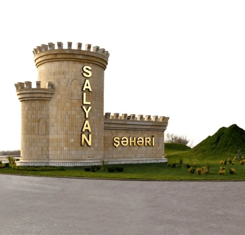 Salyanda avtomobil 22 yaşlı gənci vuraraq öldürüb