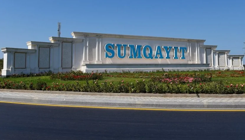 Sumqayıtda yaşayış binasında YANĞIN: Təxliyə olunanlar var