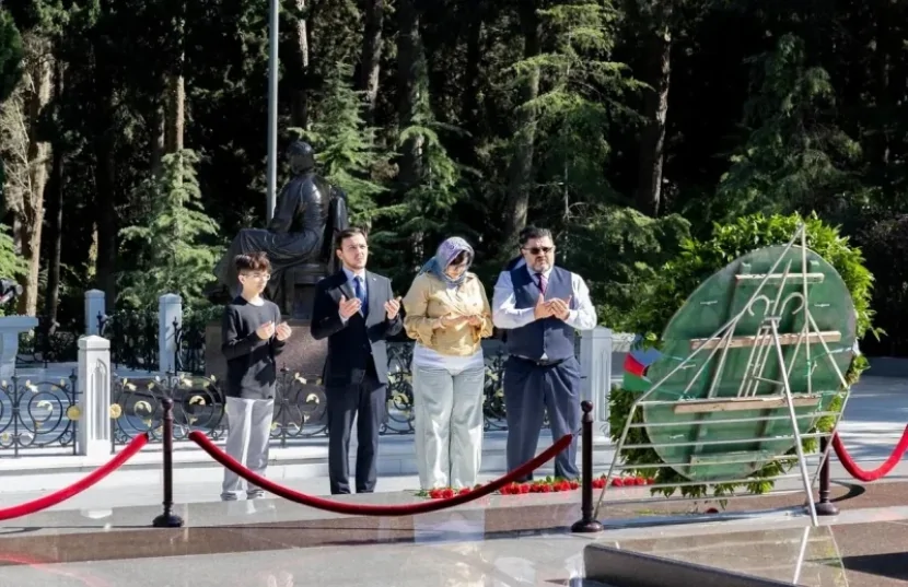 Rəsul Quliyevin ailə üzvləri 30 ildən sonra ilk dəfə Azərbaycana gəlib - FOTO