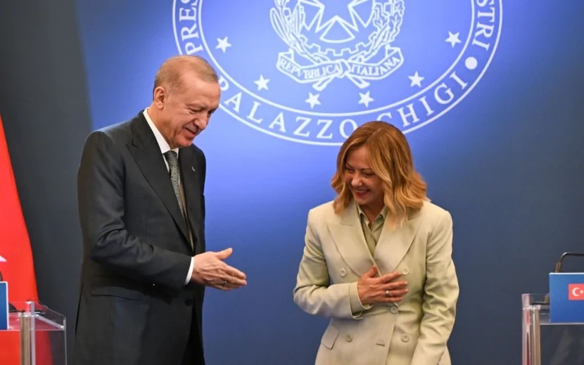 “Onu siqareti tərgitməyə məcbur etməliyəm” - Ərdoğan (VİDEO)
