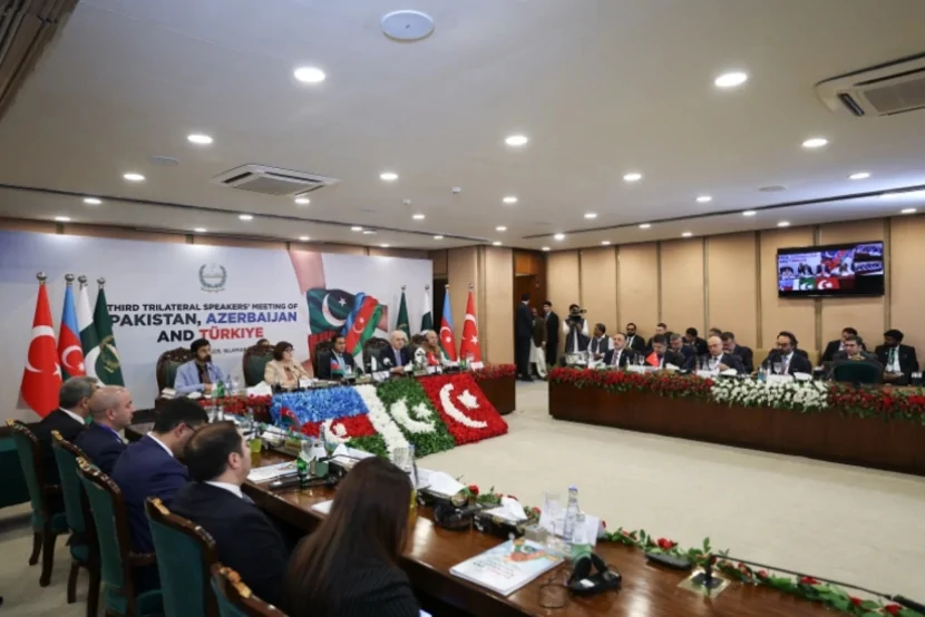 Ölkələr arasında \"İslamabad Bəyannaməsi\" imzalandı