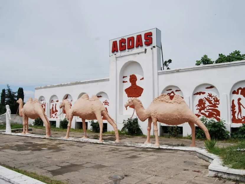 Ağdaşda qəza - Yaralanan var