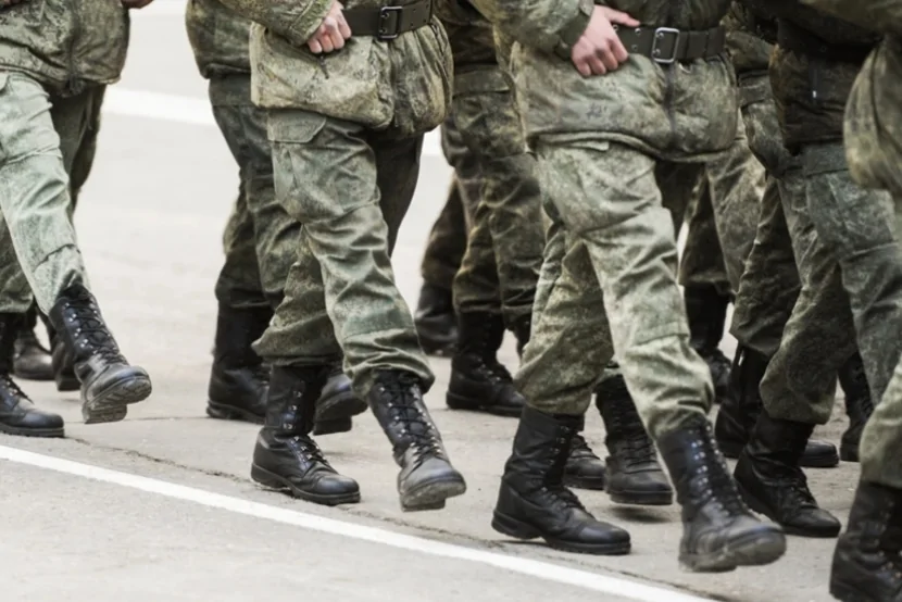 Moskva vilayətində əsgər yoldaşlarına atəş açıb, ölənlər var