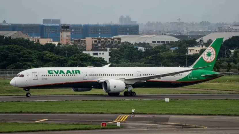 Aviaşirkət ölmüş stüardessadan sənəd tələb etdiyi üçün üzr istədi