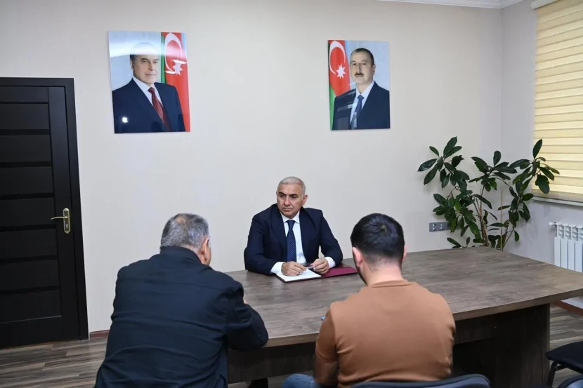 “Azərişıq” ASC-nin sədri Vüqar Əhmədov Şamaxıda vətəndaşları qəbul edib
