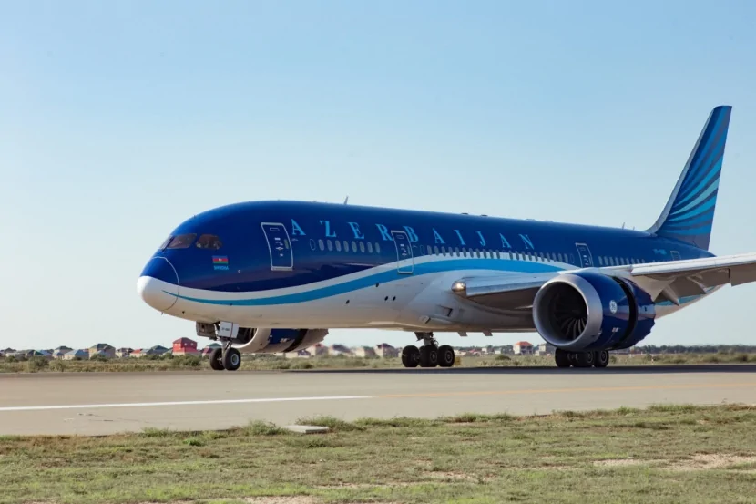 AZAL təyyarəsi Rusiyada məcburi eniş etdi