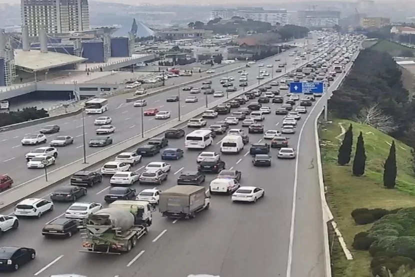 Bakının mərkəzi yollarında TIXAC VAR