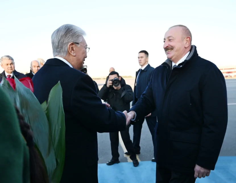 İlham Əliyev Astanada - Tokayev şəxsən qarşıladı - FOTOLAR