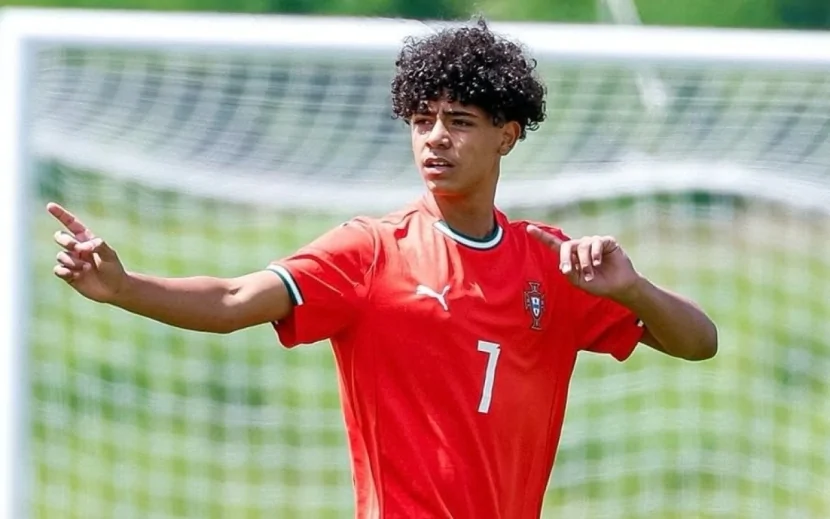15 yaşlı Ronaldo Portuqaliya millisinə ilk dəvətini aldı