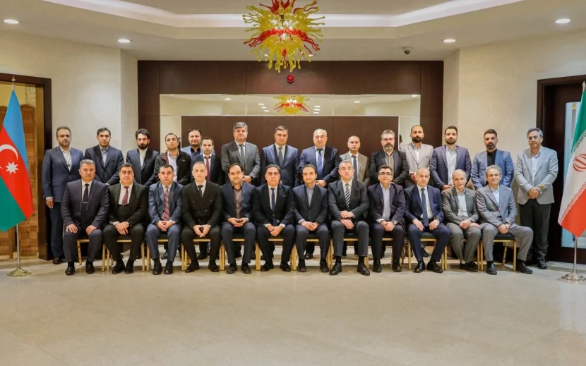 Azərbaycan və İran nümayəndələri bəzi məsələləri müzakirə etdi