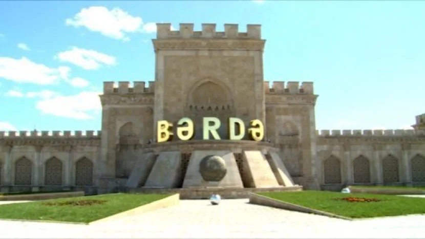 Bərdə  bazarında insident baş verib VİDEO