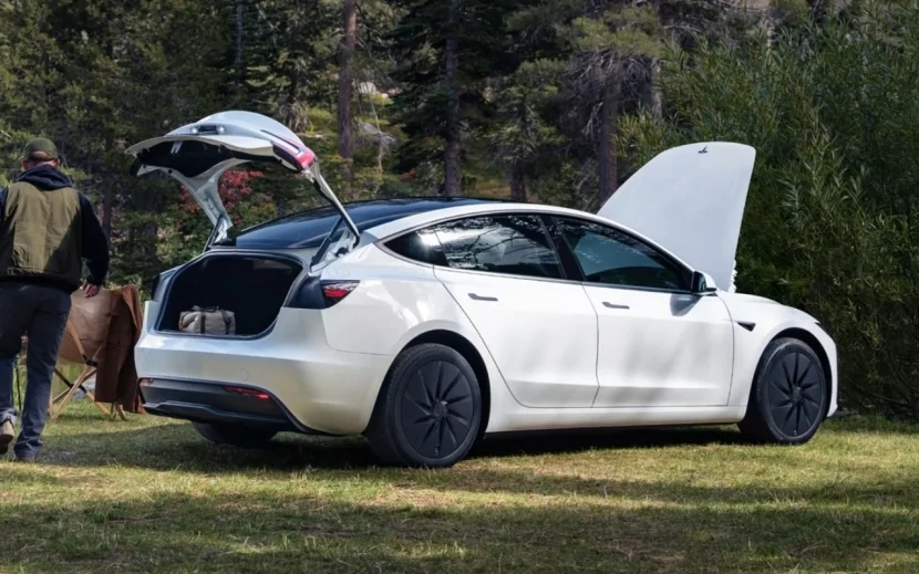 Tesla 13 min avtomobilini geri çağırır
