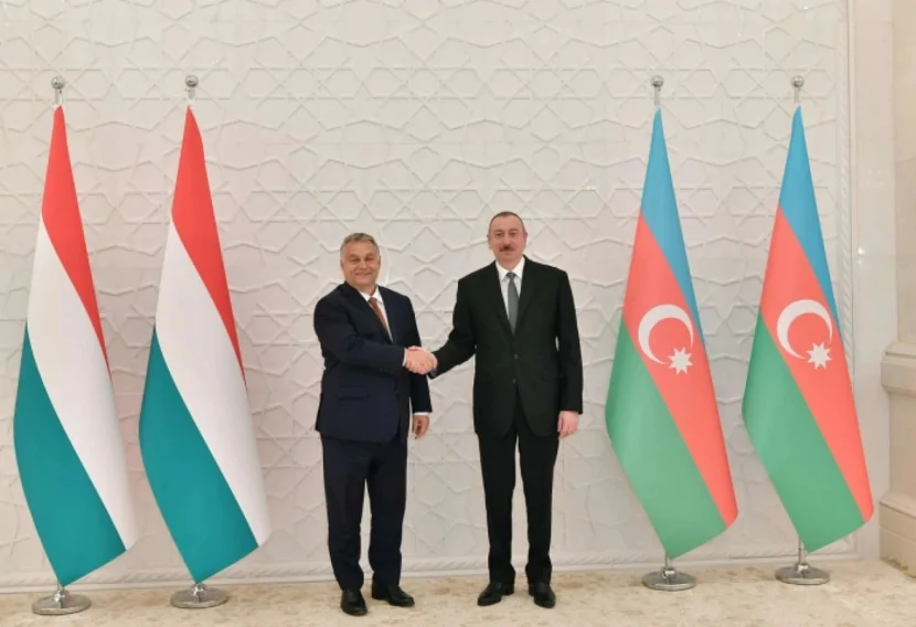 İlham Əliyev Orbanı təbrik etdi