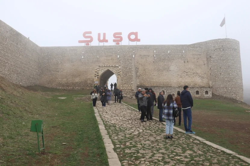Dünya səyyahları Şuşada