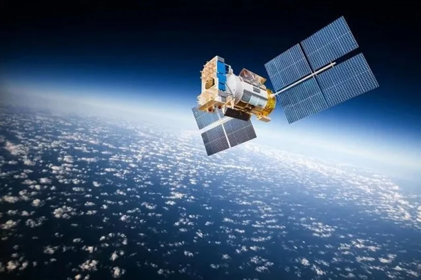 Çin raketi eksperimental rabitə peykini orbitə çıxarıb