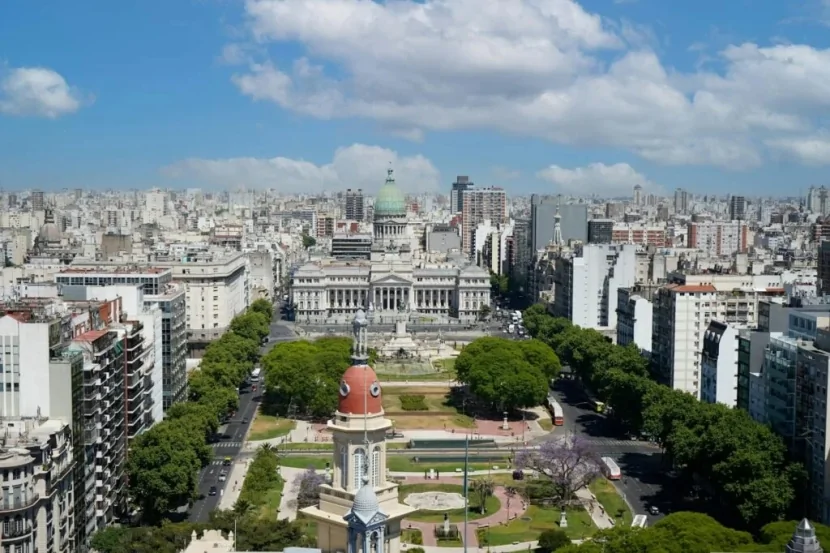 Argentinada avtobus körpüdən aşıb: Ölənlər var