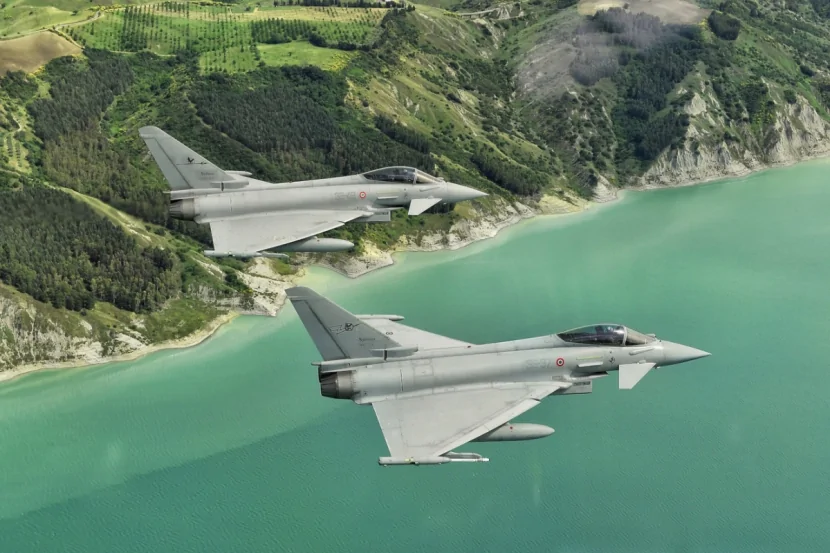 Türkiyə Britaniyadan 44 ədəd döyüş təyyarəsi alacaq