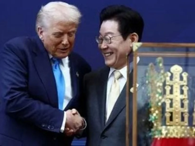 Cənubi Koreyada Donald Trampa qızıl tac hədiyyə edilib