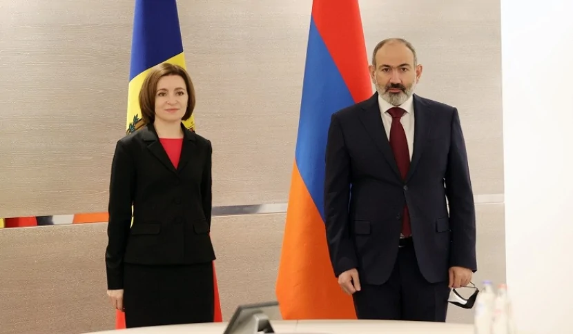 Paşinyan Moldova Prezidenti ilə GÖRÜŞDÜ
