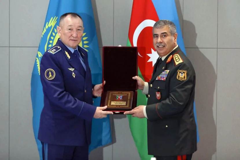 Zakir Həsənov qazaxıstanlı həmkarı ilə görüşdü