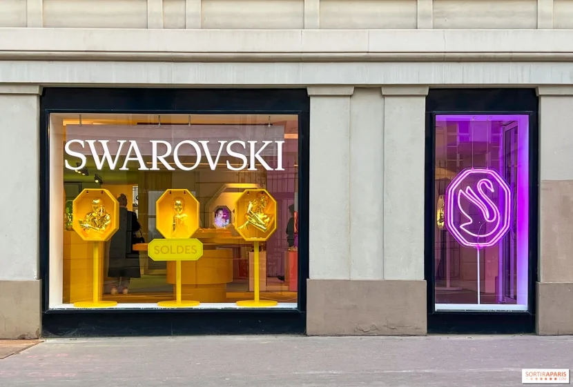 Parisdə yenə QARƏT: \"Swarovski\" mağazasından 200 minlik OĞURLUQ EDİLDİ