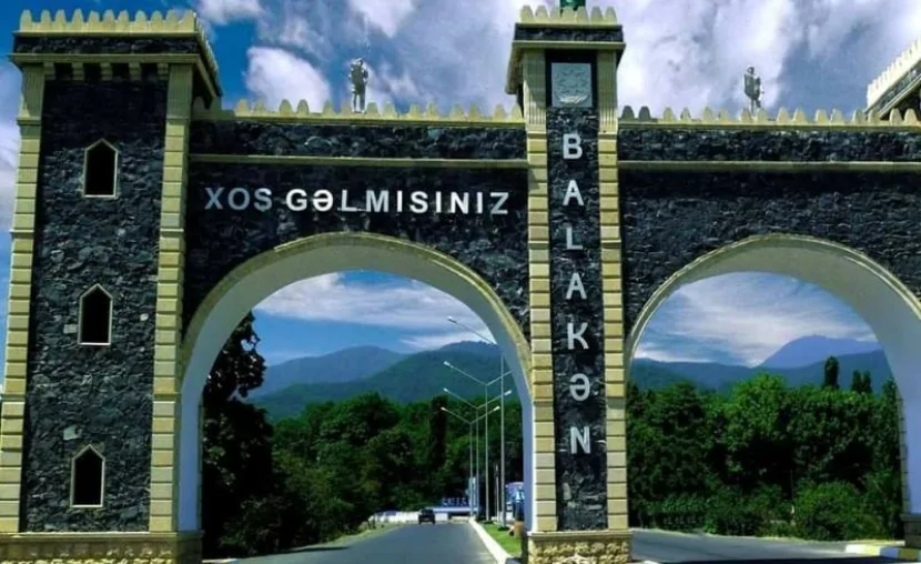 50 yaşlı kişi xaricdən gəlib 17 yaşlı qızı qaçırdı