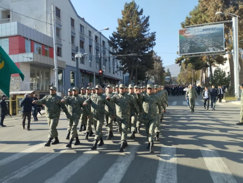 Xankəndidə hərbçilərin yürüşü keçirilir